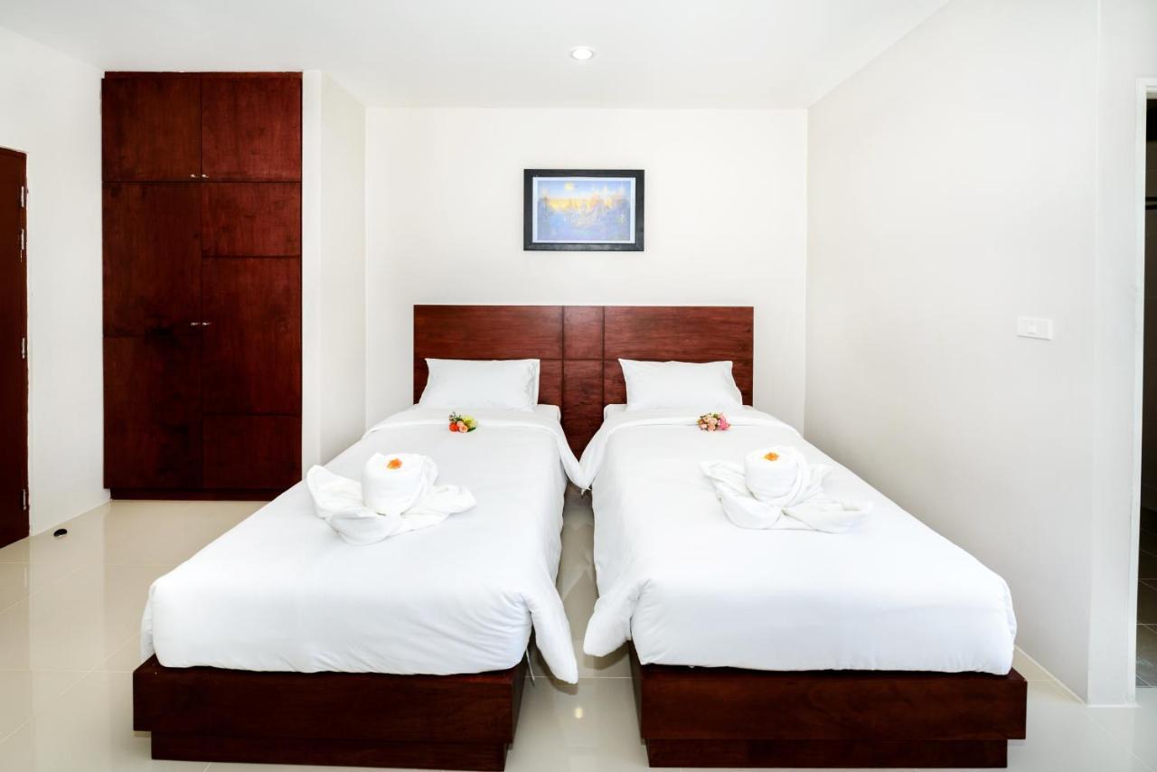 The Topaz Residence Phuket Town Номер фото